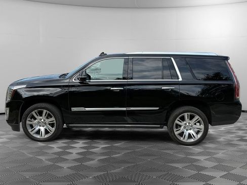 Certified 2019 Cadillac Escalade Premium Luxury AWD/4WD image 2