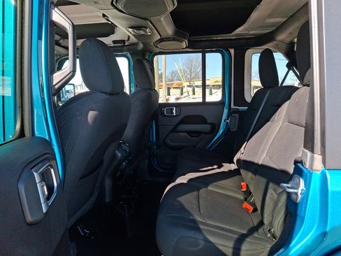 Used 2020 Jeep Wrangler Unlimited Sahara AWD/4WD image 10