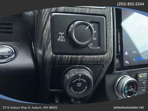 Used 2016 Ford F150 Lariat w/ Equipment Group 502A Luxury image 17