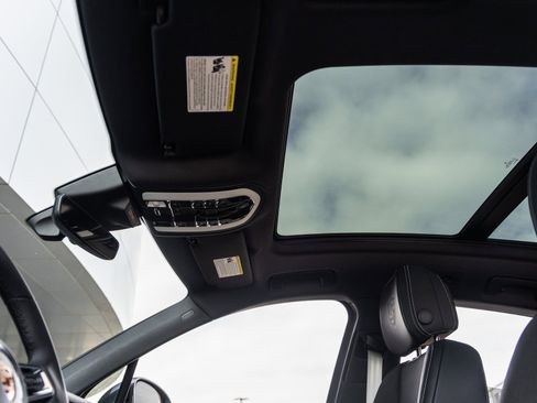 New 2026 Porsche Macan S image 23