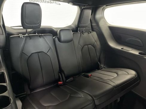 New 2026 Chrysler Pacifica Select AWD/4WD image 28