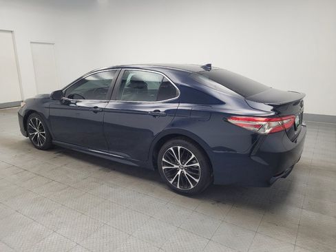 Used 2019 Toyota Camry SE FWD image 3