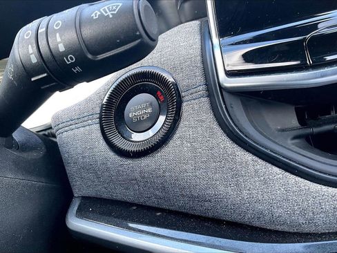 Certified 2025 Jeep Compass Latitude w/ Sun & Sound Group image 28