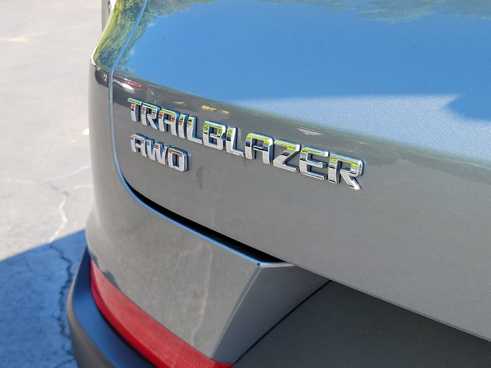 Used 2025 Chevrolet TrailBlazer LT AWD/4WD image 28