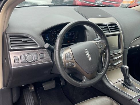 Used 2013 Lincoln MKX FWD image 12
