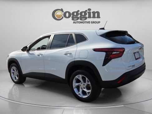 New 2026 Chevrolet Trax LS w/ LS Convenience Package image 4