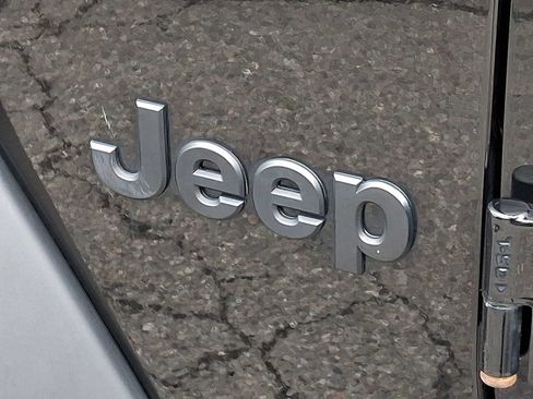 Used 2021 Jeep Wrangler Sport AWD/4WD image 29