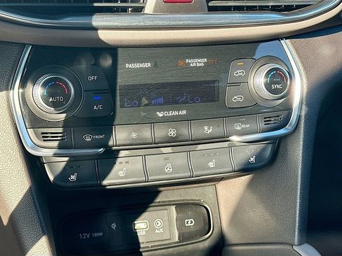 Used 2019 Hyundai Santa Fe FWD image 16