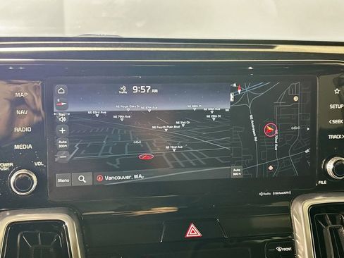 Used 2022 Kia Sorento SX w/ Panoramic Sunroof Package image 16