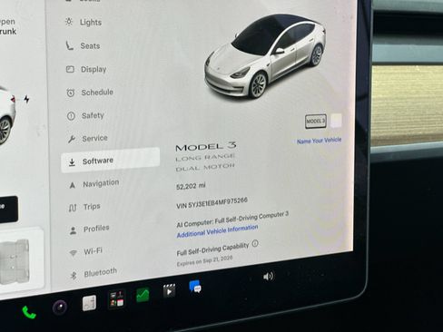 Used 2021 Tesla Model 3 Long Range AWD/4WD image 25