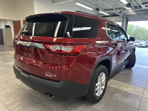 Used 2021 Chevrolet Traverse LT FWD image 9
