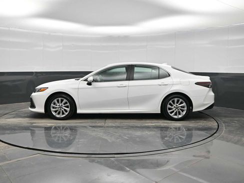 Used 2024 Toyota Camry LE image 5