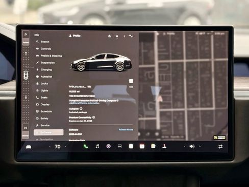 Used 2022 Tesla Model S Standard Range image 16