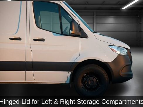 Used 2025 Mercedes-Benz Sprinter 2500 image 11