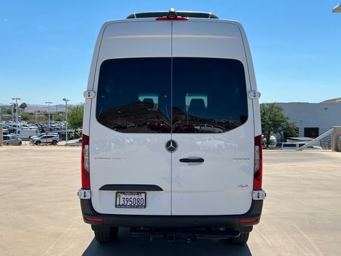 Used 2022 Mercedes-Benz Sprinter 2500 image 4
