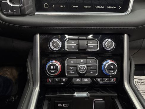 Used 2023 GMC Yukon Denali image 22