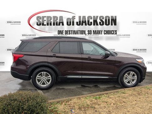 Used 2023 Ford Explorer XLT w/ Equipment Group 202A image 7