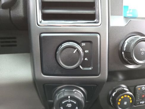 Used 2019 Ford F150 XLT w/ Equipment Group 302A Luxury AWD/4WD image 12