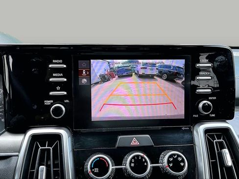 Used 2023 Kia Sorento LX FWD image 28