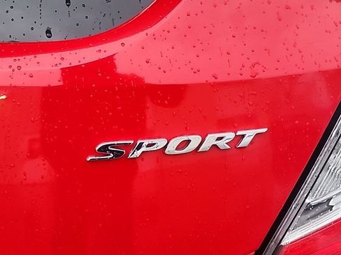 Used 2018 Honda Civic Sport image 7