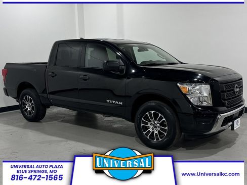 Used 2023 Nissan Titan SV image 1