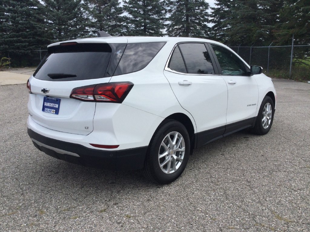Used 2024 Chevrolet Equinox LT w/ LPO, Floor Liner Package FWD image 7