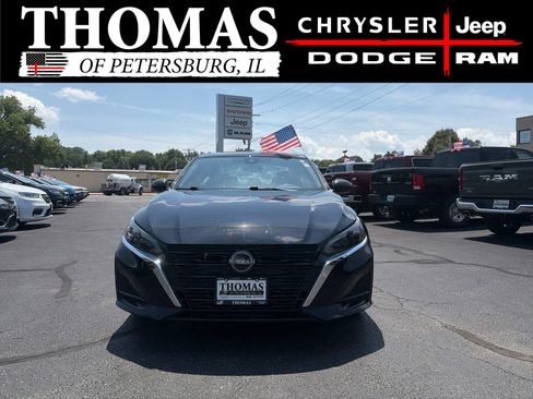 Used 2025 Nissan Altima 2.5 SV FWD image 2