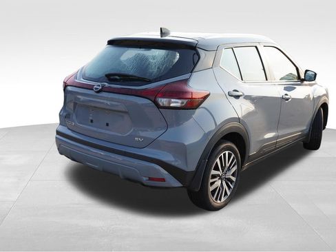 Used 2023 Nissan Kicks SV FWD image 3