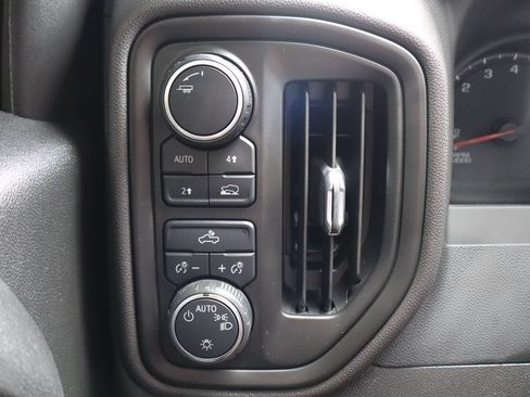 Used 2022 Chevrolet Silverado 1500 Custom AWD/4WD image 28