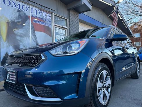 Used 2018 Kia Niro LX image 7