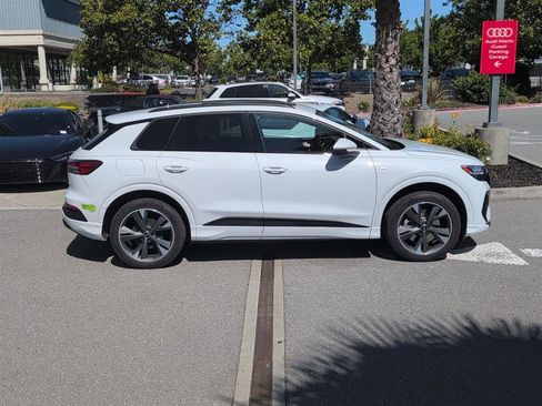 Used 2023 Audi Q4 e-tron Prestige w/ Black Optic Package AWD/4WD image 5