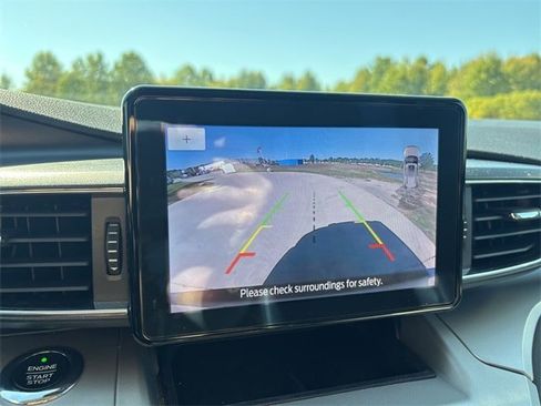 Used 2021 Ford Explorer XLT w/ Equipment Group 202A image 33