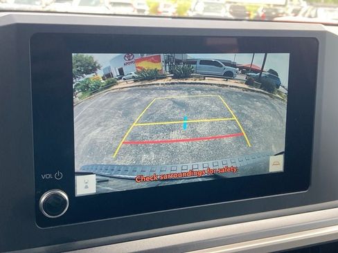 Used 2025 Toyota 4Runner SR5 AWD/4WD image 25