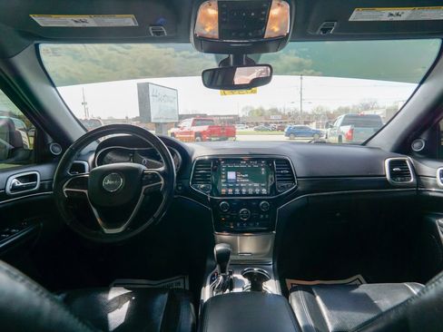 Used 2021 Jeep Grand Cherokee Limited w/ Luxury Group II image 16