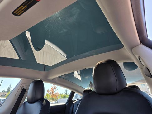 Used 2021 Tesla Model 3 Standard Range Plus RWD image 18