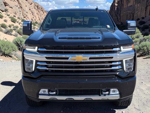 Used 2023 Chevrolet Silverado 3500 High Country w/ Z71 Off-Road Package AWD/4WD image 9