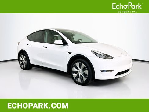 Used 2022 Tesla Model Y Long Range image 1