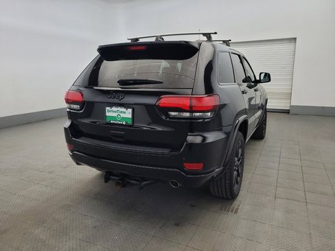 Used 2017 Jeep Grand Cherokee Altitude AWD/4WD image 7