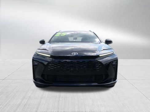 Used 2025 Toyota Crown Signia image 8