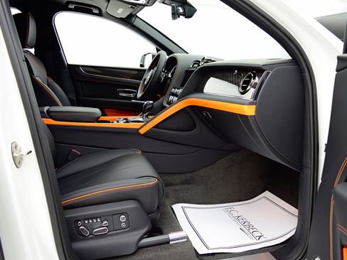 New 2025 Bentley Bentayga image 29