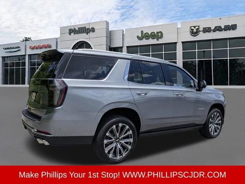 Used 2026 Chevrolet Tahoe High Country AWD/4WD image 3