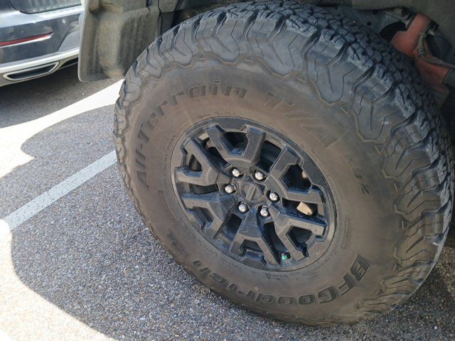 Used 2025 Ford Bronco Raptor AWD/4WD image 8