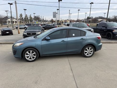 Used 2010 MAZDA MAZDA3 i Touring image 8