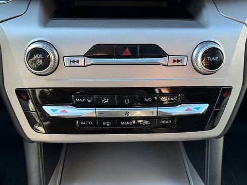 Used 2022 Ford Explorer XLT w/ Equipment Group 202A image 26