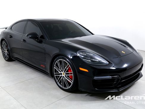 Used 2020 Porsche Panamera GTS image 3