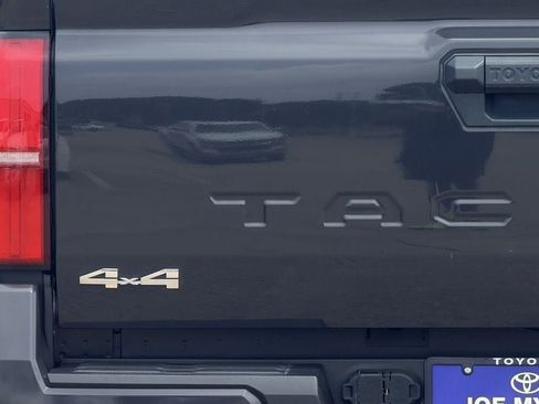 Used 2024 Toyota Tacoma SR5 AWD/4WD image 9