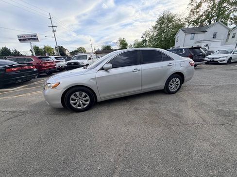 Used 2009 Toyota Camry LE FWD image 34