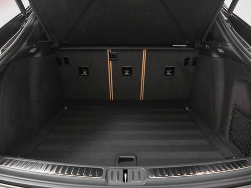 Used 2025 Porsche Macan image 16