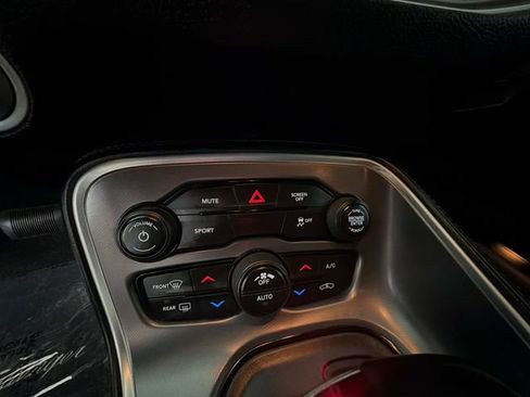Used 2020 Dodge Challenger SXT RWD image 20