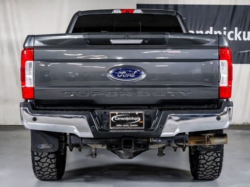 Used 2019 Ford F350 Lariat w/ Chrome Package image 9